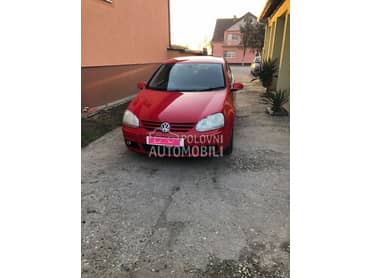 Volkswagen Golf 5 -  kompletan auto u delovima