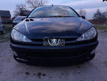 Peugeot 206 2004. god. -  kompletan auto u delovima