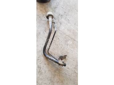 ulivna cev rezervoara za Nissan Almera Tino od 2000. do 2006. god.