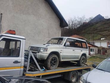 Mitsubishi Pajero -  kompletan auto u delovima