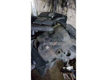 Poklopac motora za Volkswagen Polo