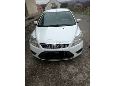 Ford Focus delov 2005. god. -  kompletan auto u delovima