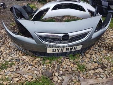Prednji branik za Opel Astra J od 2009. do 2012. god.