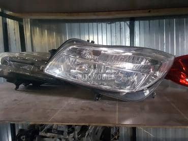 Prednji far za Opel Insignia od 2010. do 2013. god.