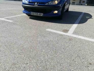 branik prednji sa maglenkama za Peugeot 206 od 1998. do 2008. god.