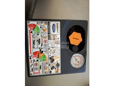 Set za krpljenje guma za Ford Focus