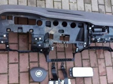 tabla sa airbegovima za Volkswagen Touareg od 2018. do 2020. god.