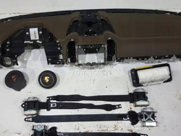 tabla sa airbegovima za Porsche Cayenne od 2012. do 2016. god.