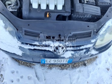 Maska u braniku za Volkswagen Golf 5