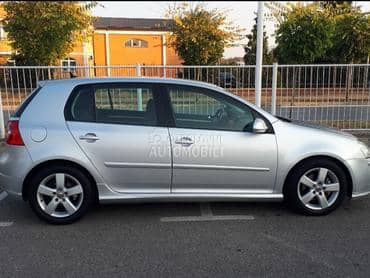 Volkswagen Golf 5 -  kompletan auto u delovima