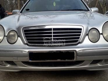 Mercedes Benz E Klasa -  kompletan auto u delovima