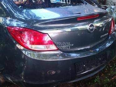 Opel Insignia 4x4 -  kompletan auto u delovima