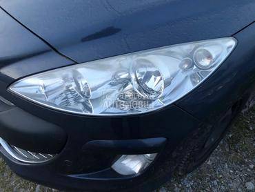 Levi i desni far za Peugeot 308 od 2008. do 2014. god.