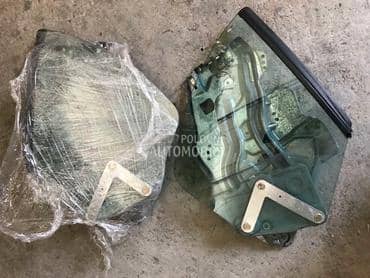 levo i desno zadnje staklo za Peugeot 206 od 2000. do 2006. god.