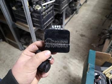 Poklopac cep kuke za vucu za BMW 518, 520, 523 ...