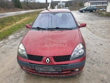kompletan auto u delovima far za Renault Clio od 2001. do 2006. god.