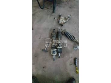 Poluosovina za Toyota Land Cruiser