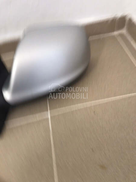 RETROVIZORI Q7