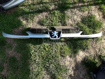 maska sa znakom za Peugeot 206 od 1998. do 2008. god.