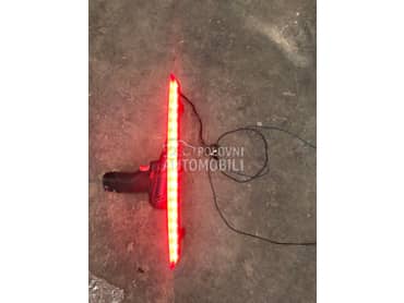 Trece stop svetlo na gepeku za Audi Q5 od 2008. do 2016. god.