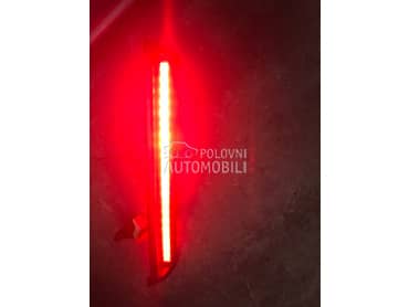 Trece stop svetlo za limuzinu za Audi A4 od 2001. do 2007. god.