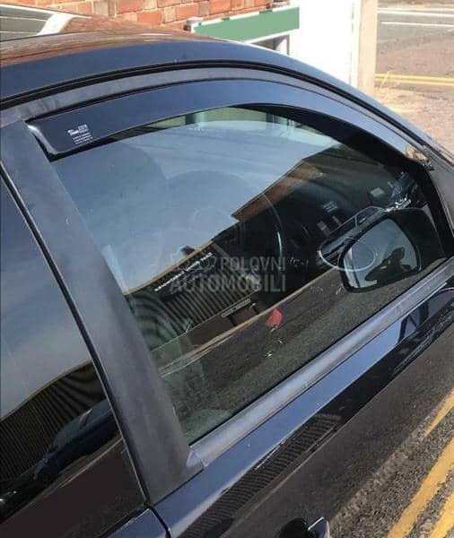 Bocni vetrobrani NAVARA D22