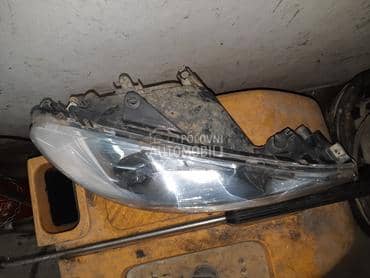 Desni far novi tip providan za Peugeot 206