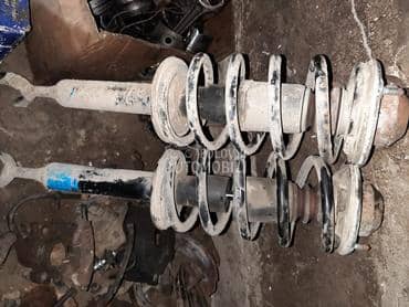 Amortizeri prednji za Volkswagen Passat B5.5
