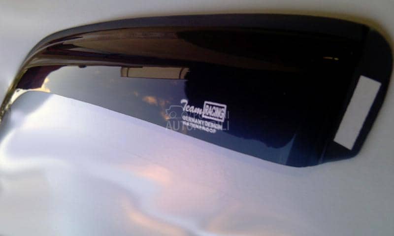 Bocni Vetrobrani LEON