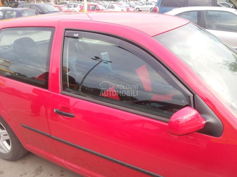 Bocni Vetrobrani LEON