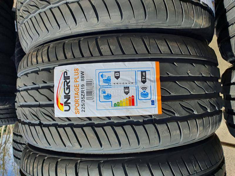 Ostalo 225/35 R19 Letnja