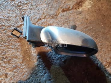 Desni retrovizor za Audi A3 za 1997. god.