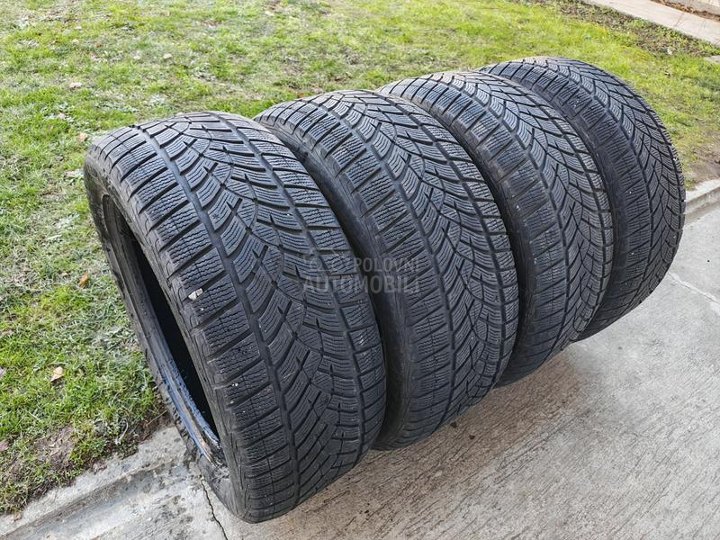 Goodyear 255/55 R19 Zimska