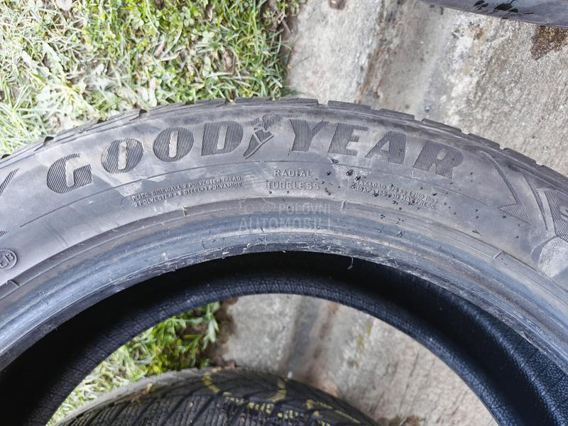 Goodyear 255/55 R19 Zimska