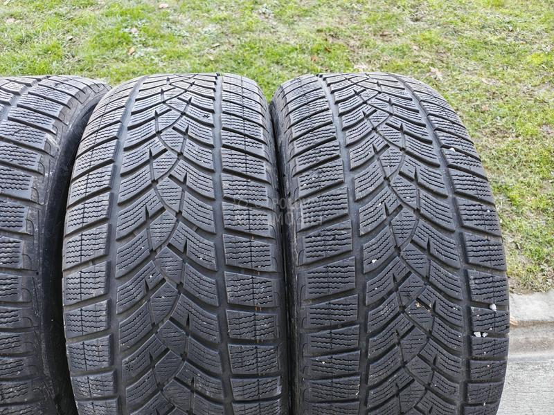 Goodyear 255/55 R19 Zimska