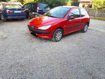 krilo crveno za Peugeot 206 od 1998. do 2009. god.