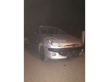 Peugeot 206 2003. god. -  kompletan auto u delovima