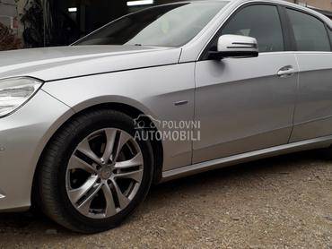 Mercedes Benz E 300 -  kompletan auto u delovima