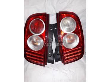 desna stop lampa za Nissan Micra