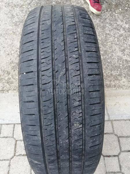 Maxxis 235/65 R17 Letnja