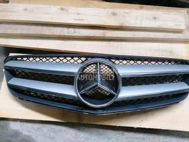 Maska sa znakom za Mercedes Benz A Klasa od 2008. do 2012. god.