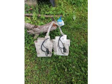 Posuda za vodu brisaca za Volkswagen Golf 4, Golf 5, Golf Plus ... od 2001. do 2012. god.