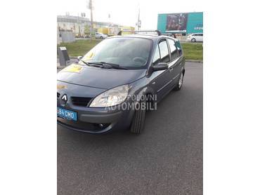 levi far ksenon fabricki za Renault Scenic od 2003. do 2006. god.