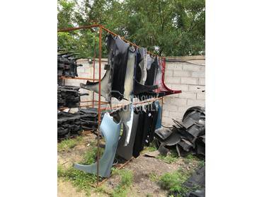 Krilo za Volkswagen Jetta, Touran, Golf 5 ...