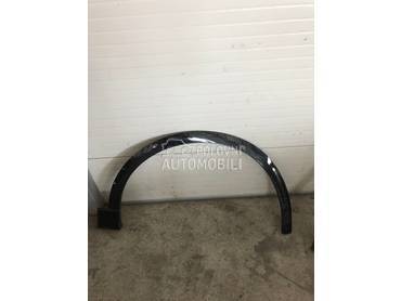 Prednja desna lajsna na krilu za Audi Q8