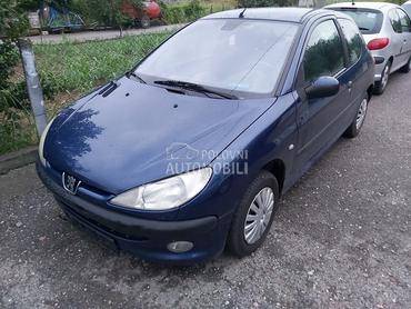 Peugeot 206 1.4b 2001. god. -  kompletan auto u delovima