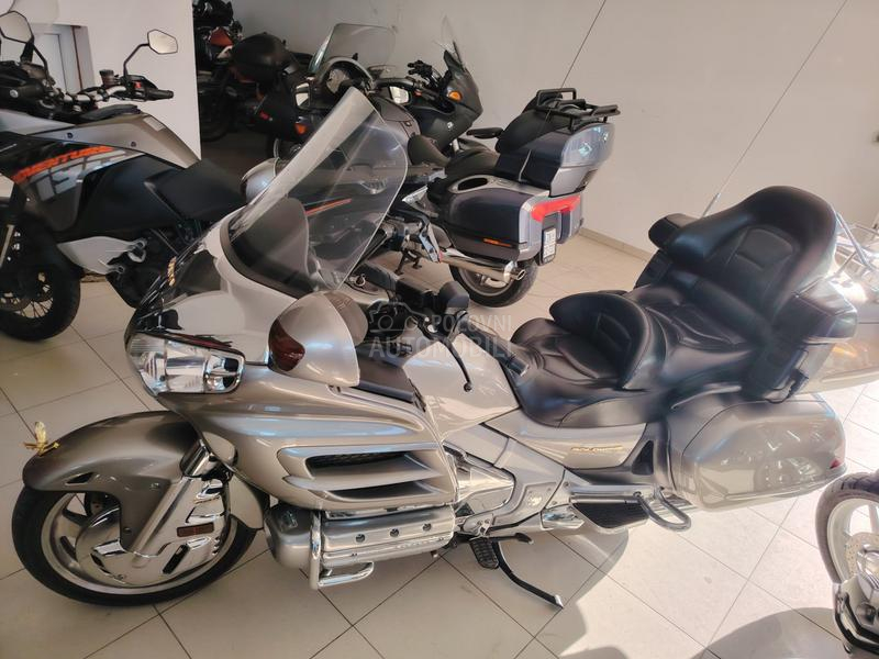 Honda gl 1800 goldwing