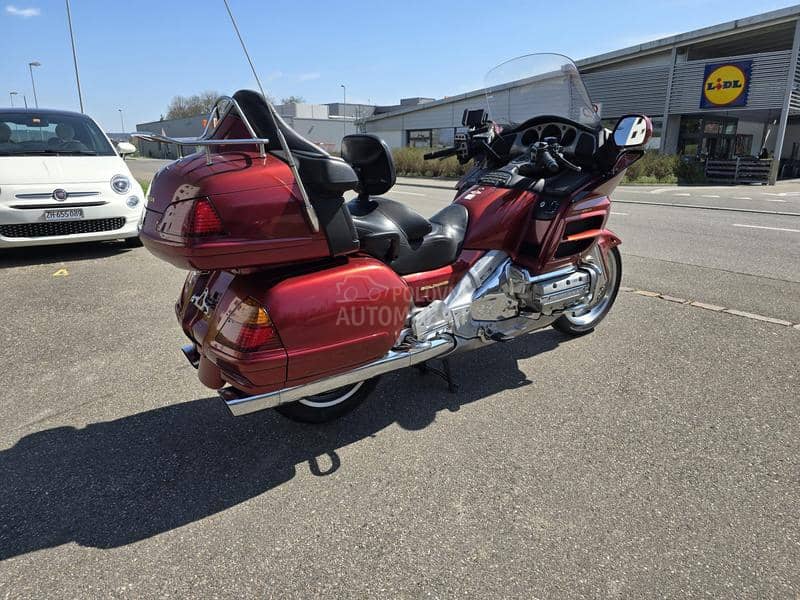 Honda gl 1800 goldwing