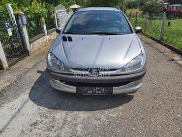 Peugeot 206 1.4 b 2004. god. -  kompletan auto u delovima