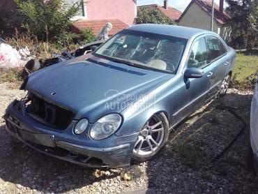 Mercedes Benz E 220 -  kompletan auto u delovima